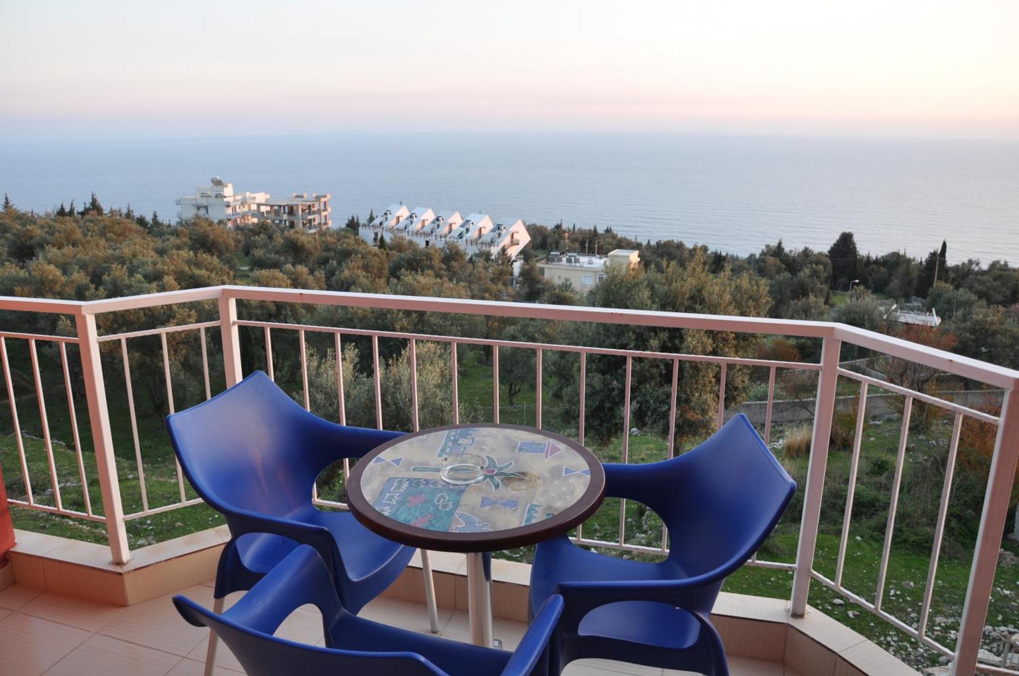 La Maroja View Hotel Dhermi Room photo